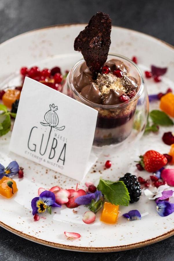 مبيت وإفطار Győrújbarát Guba Vendeghaz المظهر الخارجي الصورة